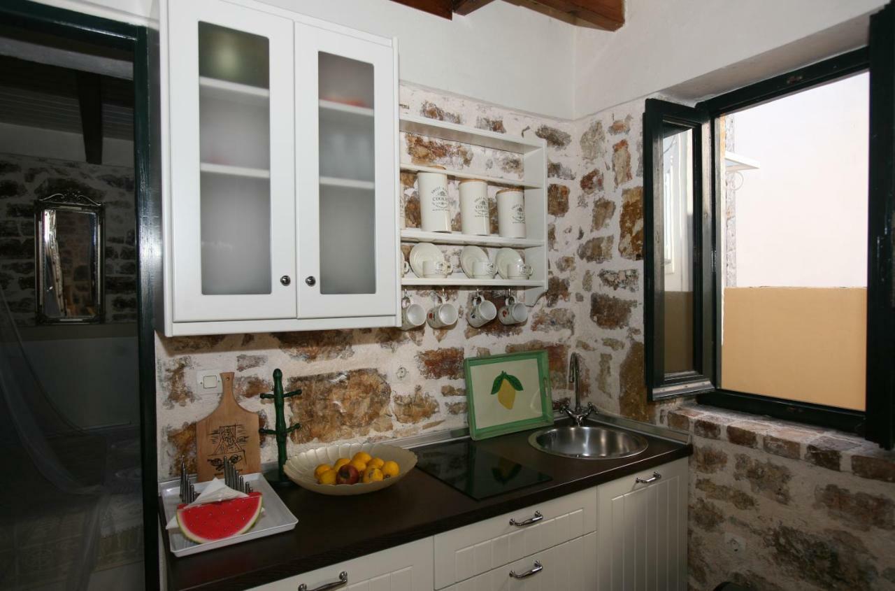 Christina'S Stone Cottage Kassiopi Exterior photo