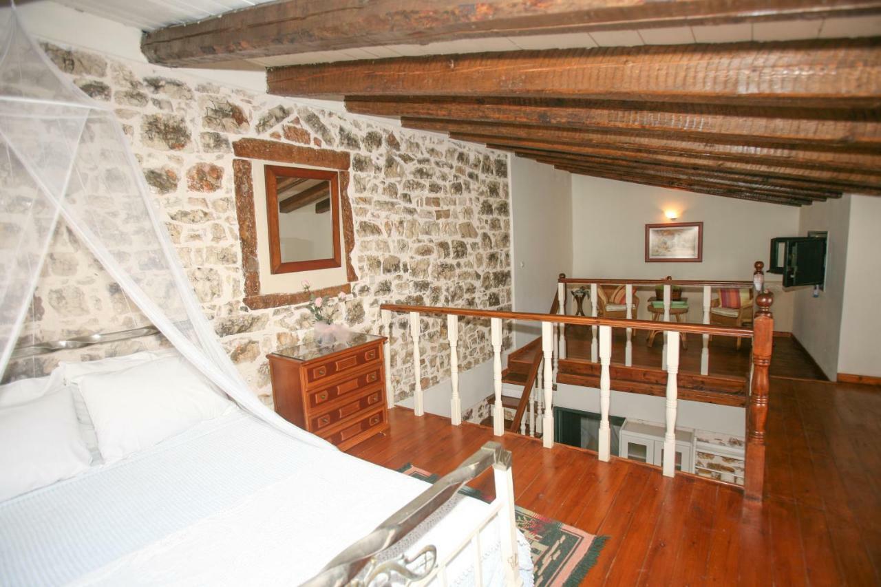 Christina'S Stone Cottage Kassiopi Exterior photo