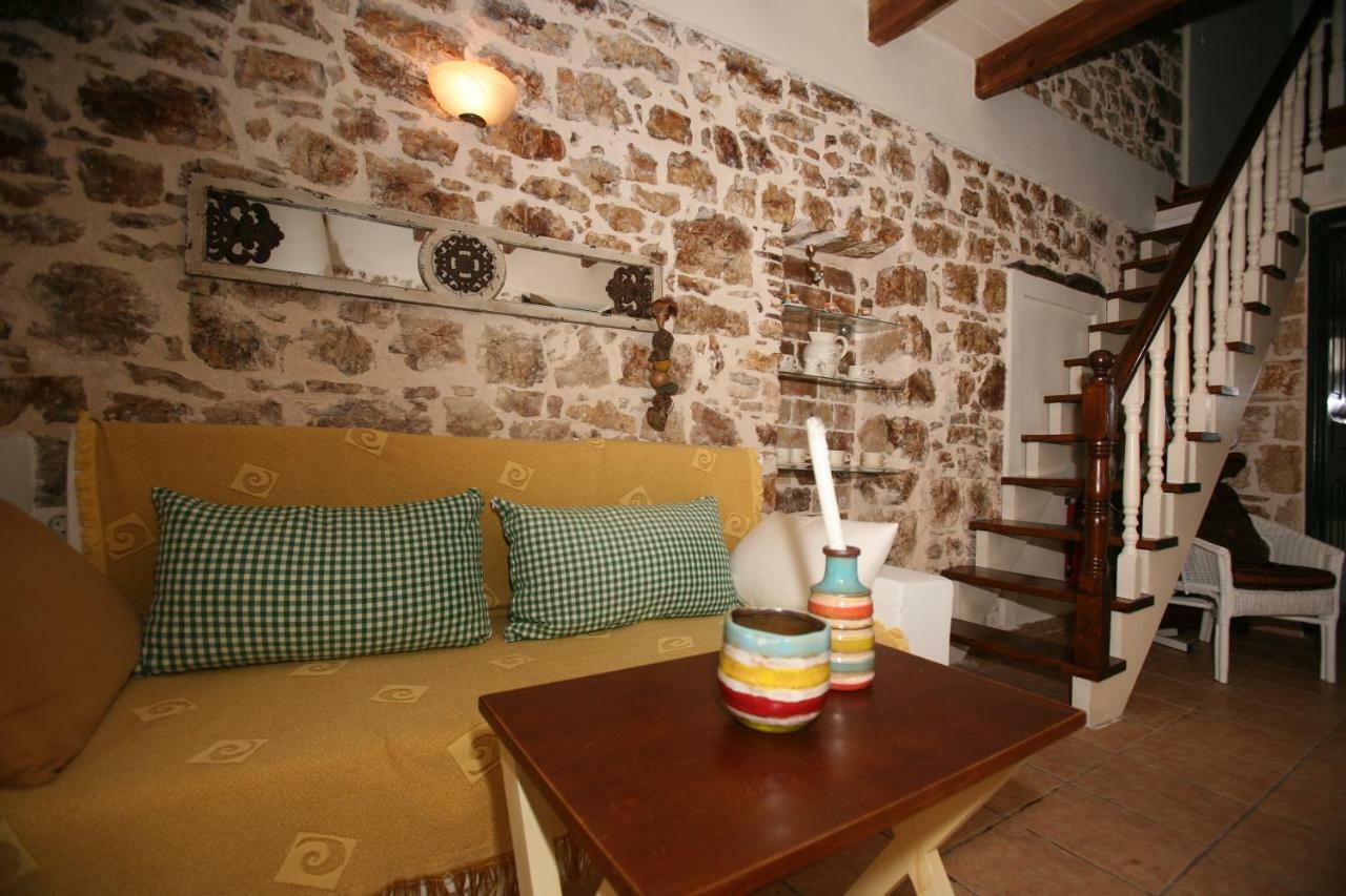 Christina'S Stone Cottage Kassiopi Exterior photo