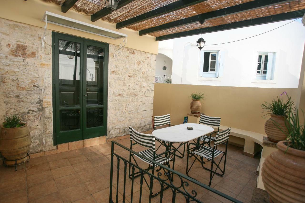 Christina'S Stone Cottage Kassiopi Exterior photo